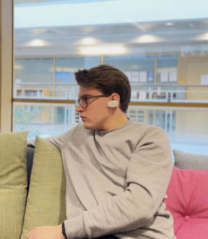 young male waring evanes